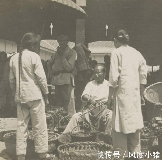 亦是可以|晚清老照片大户人家女子美丽清秀，繁华街头的长衫店