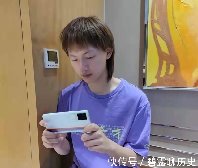 電競(jìng)選手|塑料兄弟情?fly給末將,久誠(chéng)打電話被拒,網(wǎng)友:大型社死現(xiàn)場(chǎng)