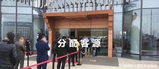 售楼小姐|去售楼部看房,一进门就问是不是第一次来,有什么门道!