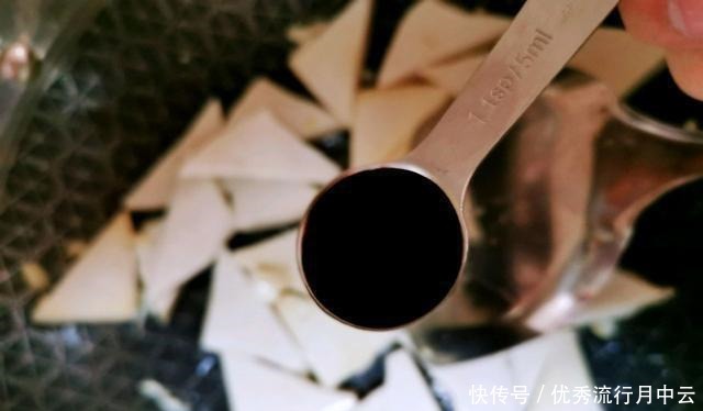 不吃肉也能上瘾!双色椒千叶豆腐简单易学,营养鲜美