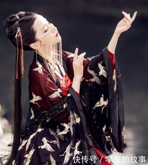 古言宠文玉绝尘盯着刚出生的她太小,抱回去王府好好喂养……