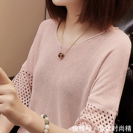 优雅|最近超火一款薄毛衣:叫“樱花粉”,春天搭小脚裤,贼美贼显年轻