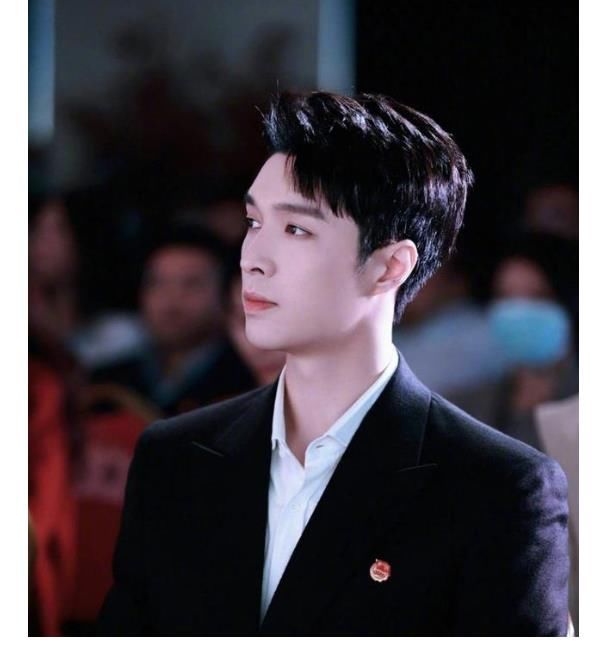 张艺兴湖南青联第十一届委员会委员:新身份,新责任!