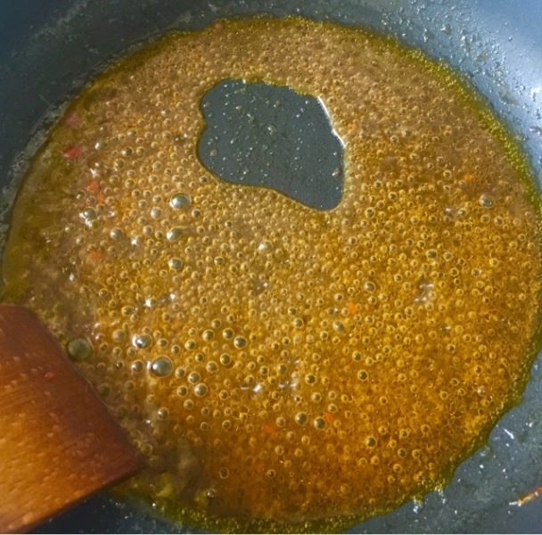 鱼肉不要红烧了,试试新做法,酸甜酥脆味道赞,做一盘都不够吃