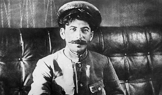 斯大林|没本事凭啥坐五大元帅C位斯大林想搞他,居然不忍心下手