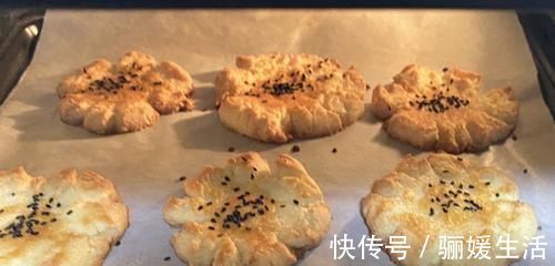 搅拌均匀|想吃桃酥不用买,学会这个配方做法,做的比买的好吃,做法很简单