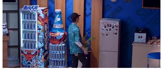 手抓饼|《一起 火锅吧》，王一博开启新技能手抓饼、魔术、悠悠球玩得溜