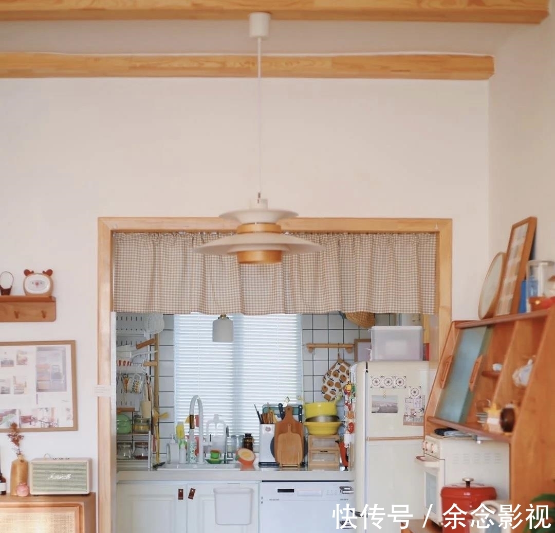 玄关|她家89㎡,空间精打细算,木头白墙,场面极度舒适,太棒了