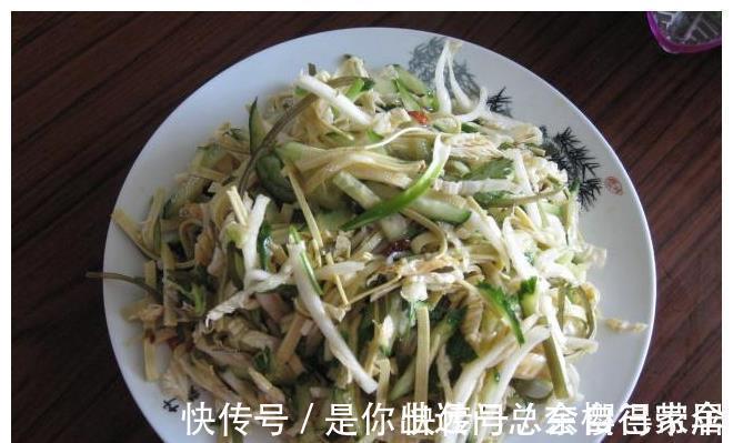 陪小姑子去男方家看门户，阿姨专门做一桌菜招待，饭后我自己回家