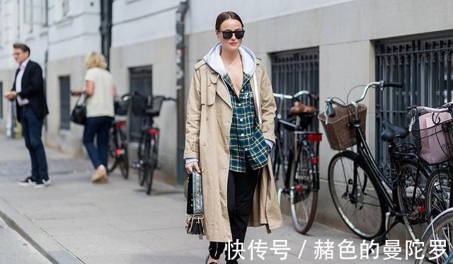 风衣 秋天还是要穿风衣,不仅帅气还洒脱,女人过40穿太显嫩!