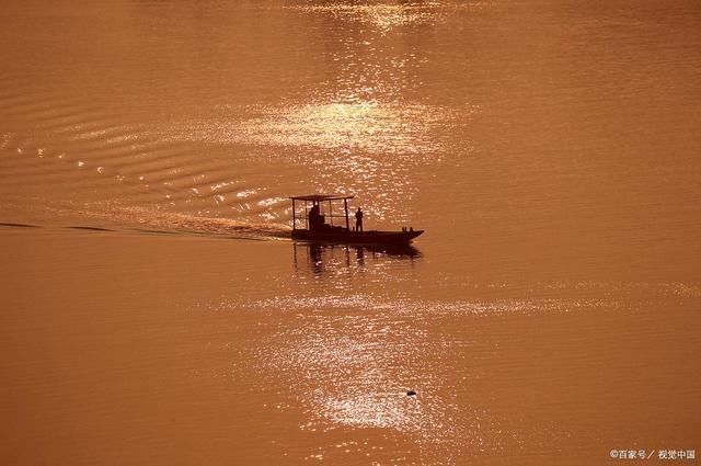 轻舟!16首船女诗词佳人水上荡轻舟,镜面明湖碧色幽