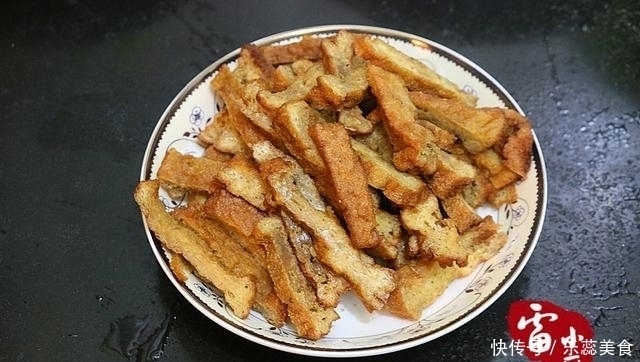 这东西一年才吃上一次，馋死了，端上桌都抢着吃，家乡的味道啊