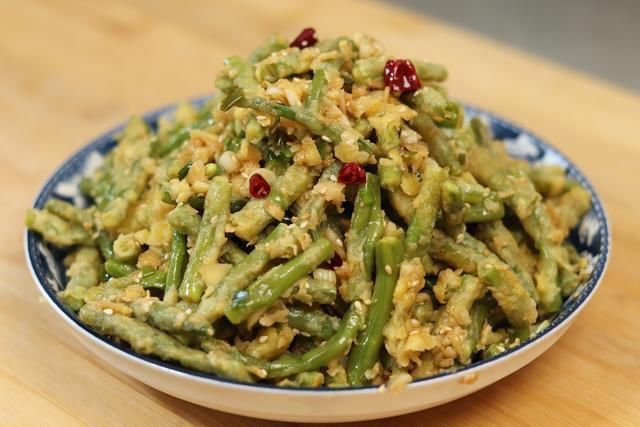 豆角|入伏后就馋这菜，简单一蒸，营养解馋又消暑，一周5次吃不够