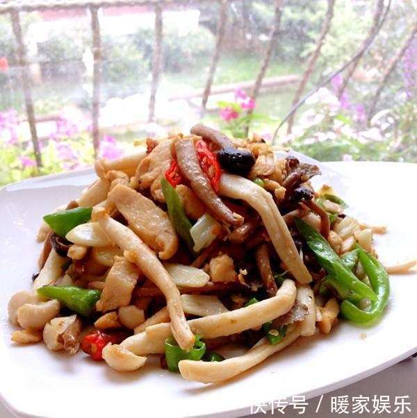 香菇|好多人买来扔掉，超市里2块钱一大堆，简单炒一炒，营养又美味！