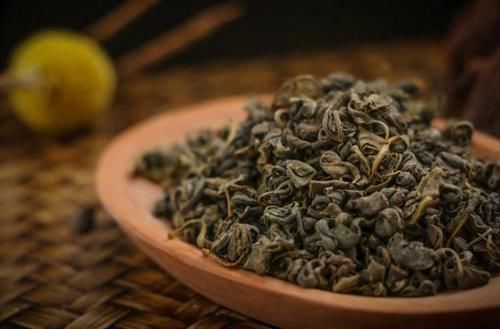 罗布麻茶|血压高的人，吃完降压药后，这4物尽量少碰，或减轻血管负担