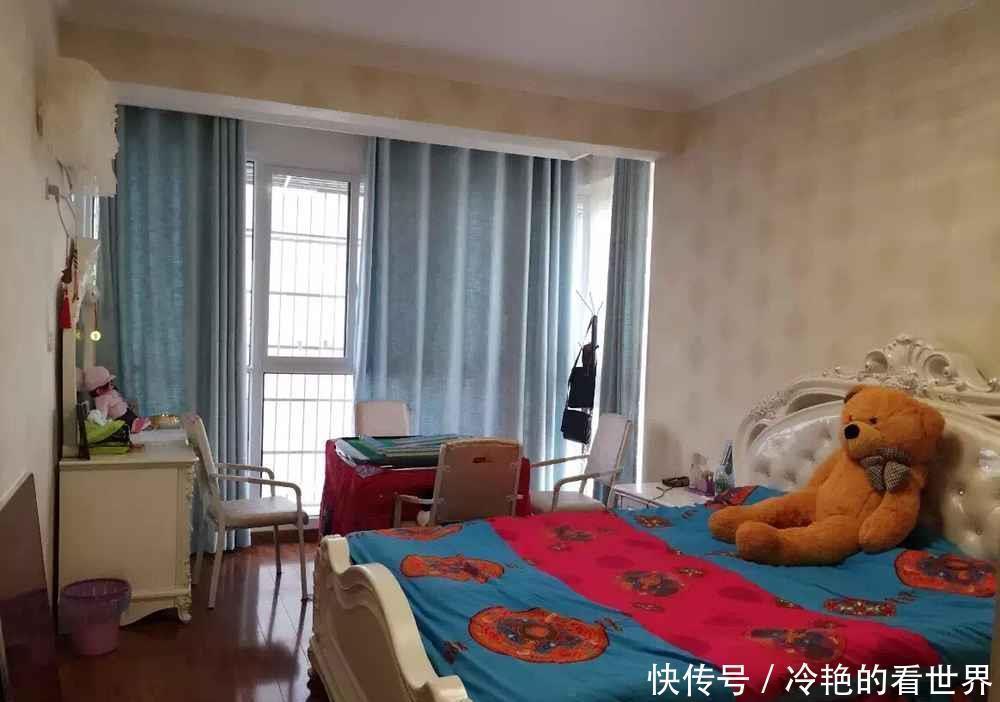衣柜|晒晒姐姐住了一年的新房,头次看到衣柜里藏了个卫生间,太尬了