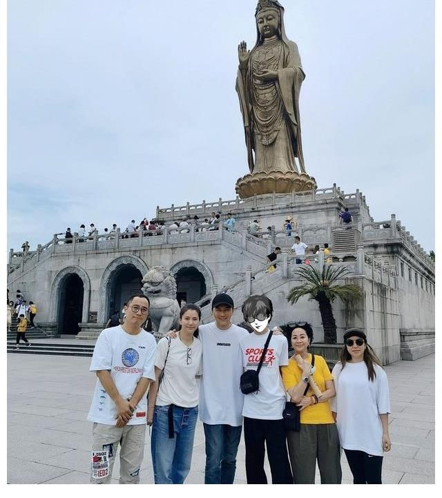 谢天华|张智霖称录完《哥哥》就退圈,袁咏仪在线辟谣:不用理他,想多了