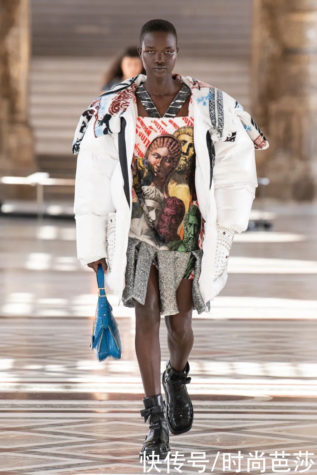 卢浮宫周边？不，这是Louis Vuitton新包