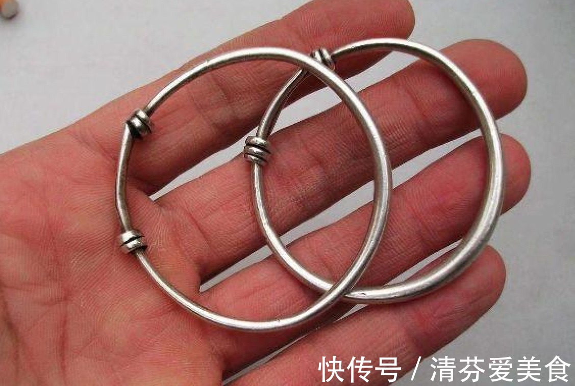 手镯|很多女性佩戴的银手镯,只是为了好看吗?还是对身体有什么好处?
