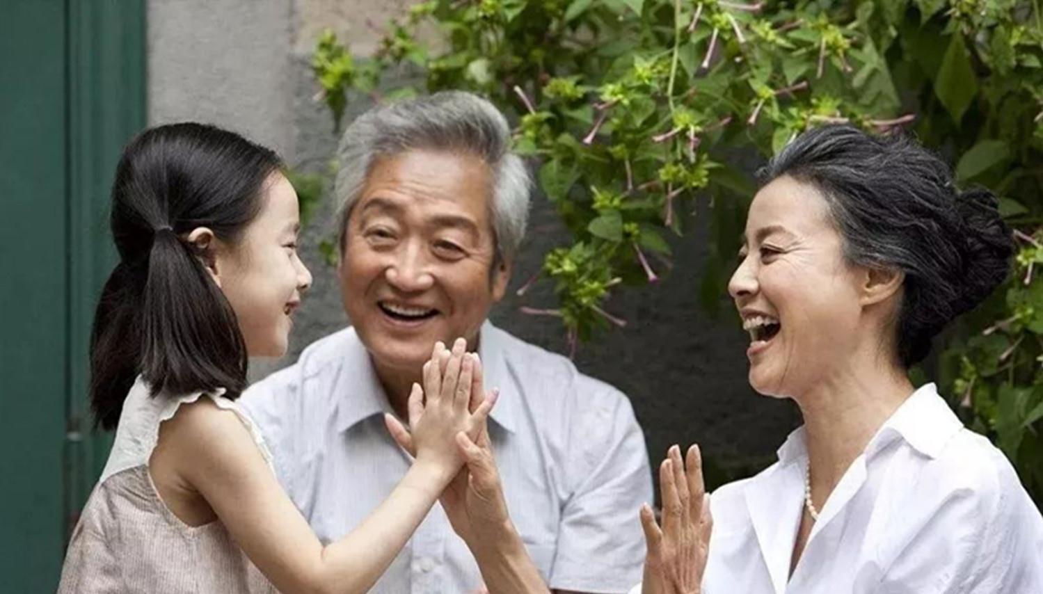 讲述者|“带孙子”和“带外孙”哪个好?过来人说出大实话,儿女真该反思