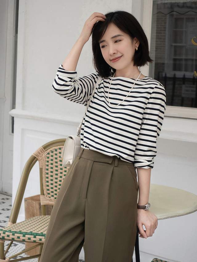 半身裙|今年秋天“条纹衫”又火了,搭配上牛仔裤或直筒西裤,高级又洋气
