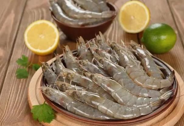 鲜活|吃虾，虾线到底要不要剔除？老渔民告诉你答案，以后别再做错了