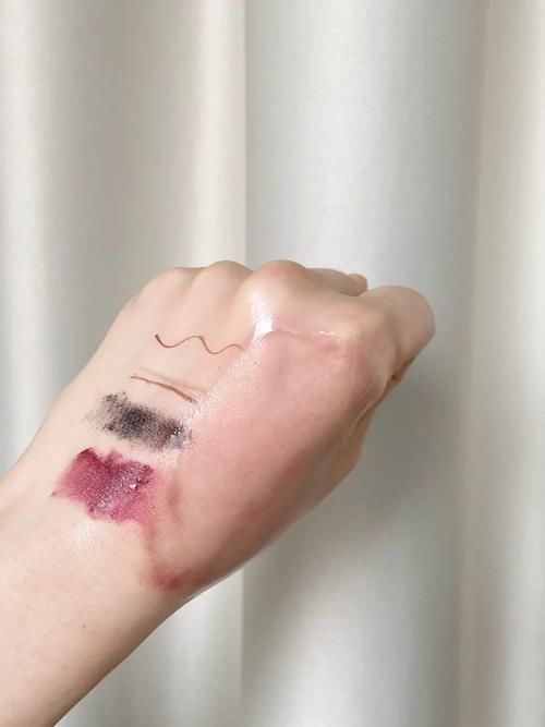 为什么一到卸妆前，我就那么美？|我的化妆台C位 |为什么一到卸妆前，我就那么美？\＂,\＂i10\＂:\＂我的化妆台C位