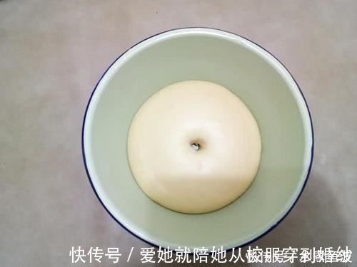 面团|以后面粉就这样做,加1个鸡蛋,不用烤不用蒸,比蛋糕都好吃