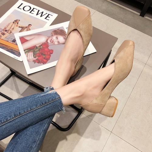 养脚 高跟鞋不流行了,现流行显年轻又养脚的‘奶奶鞋’,简直美到开挂