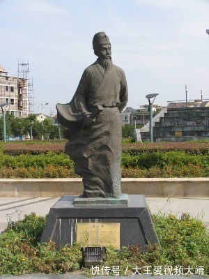 家乡!贺知章离开家乡便一去不复返,浓浓的乡思愁却让他活过整个盛唐