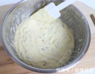 玉米面|玉米面浑身是宝,教你一个懒人做法,5分钟搞定,营养美味好吃