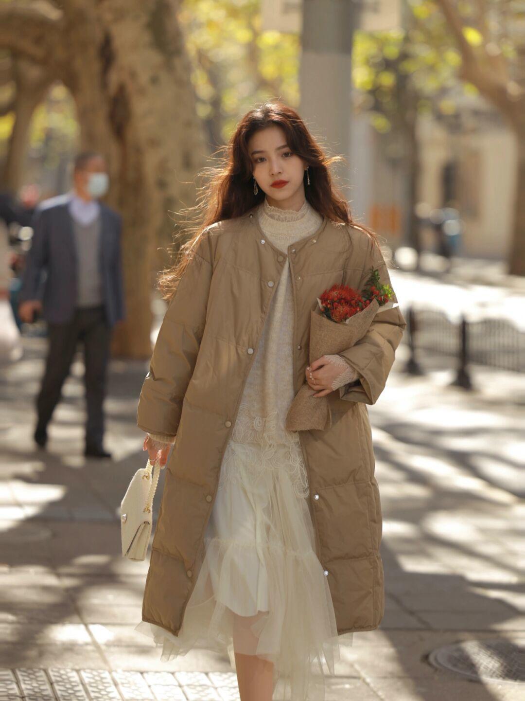 白色|真正优雅的“羽绒服”从不臃肿,保暖又高级,教你穿出高挑感