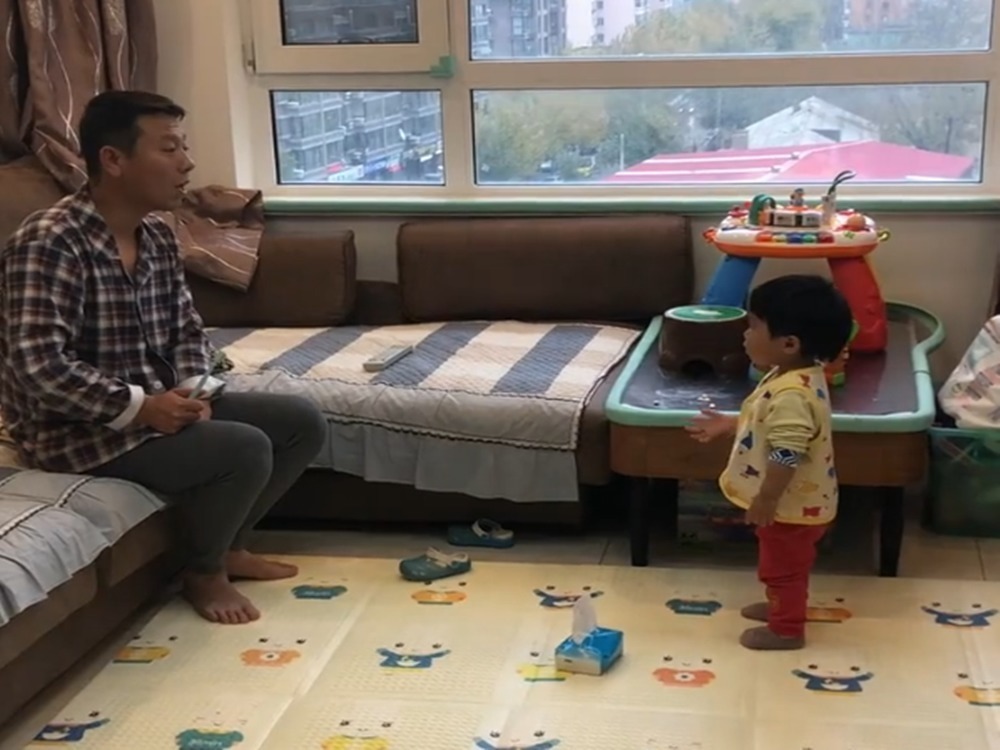 小棉袄|妈妈:关系再好的小情人,也有吵架的时候,网友:宝宝太可爱了