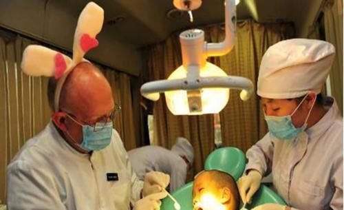 宝宝|3岁宝宝满口“小黑牙”,罪魁祸首不是糖果,而是家长的无知