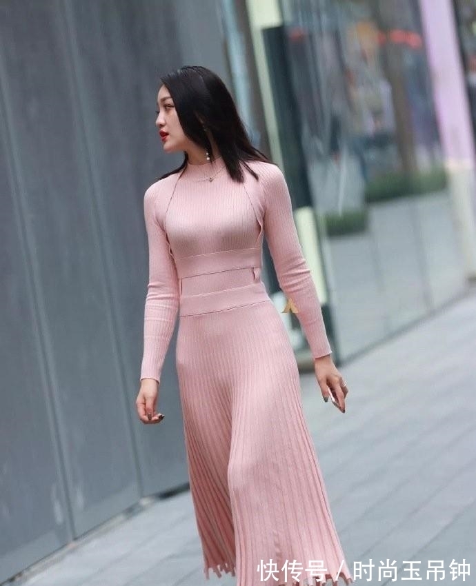 裙子|粉色的裙子，腰带要设计好，才能显出腰线