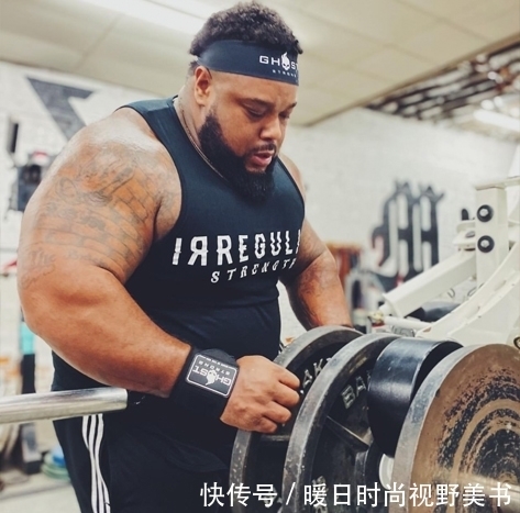 重量|超重量级的力量大神,体重197公斤“无装备”卧推355公斤