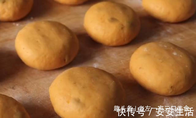 红薯加2个鸡蛋,教你新吃法,简单营养又解馋,孩子隔三差五想吃