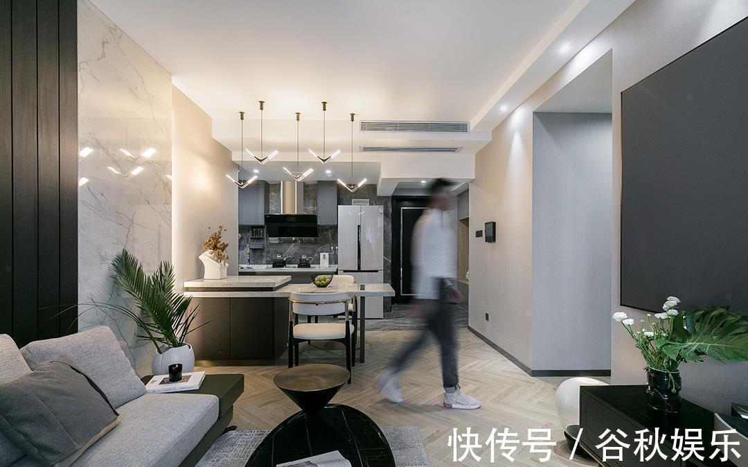 衣帽间|单身女青年的家,客厅选择超大电视机,让客厅瞬间变成影音室