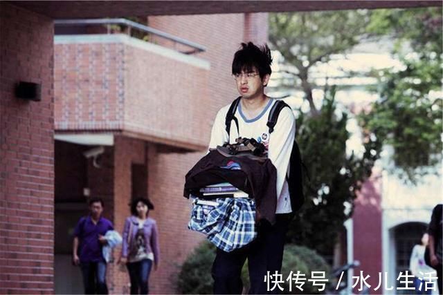 父母|长大后心术不正的孩子早有征兆,如有三种表现,10岁前赶紧纠正