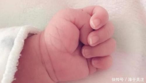 孩子|助产大夫被新生儿“碰瓷”,网友调侃这么记仇,长大后不好惹