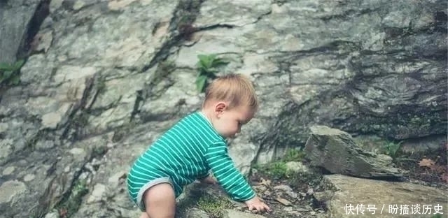 家长|可怕的两岁!孩子为什么有这种奇怪行为?