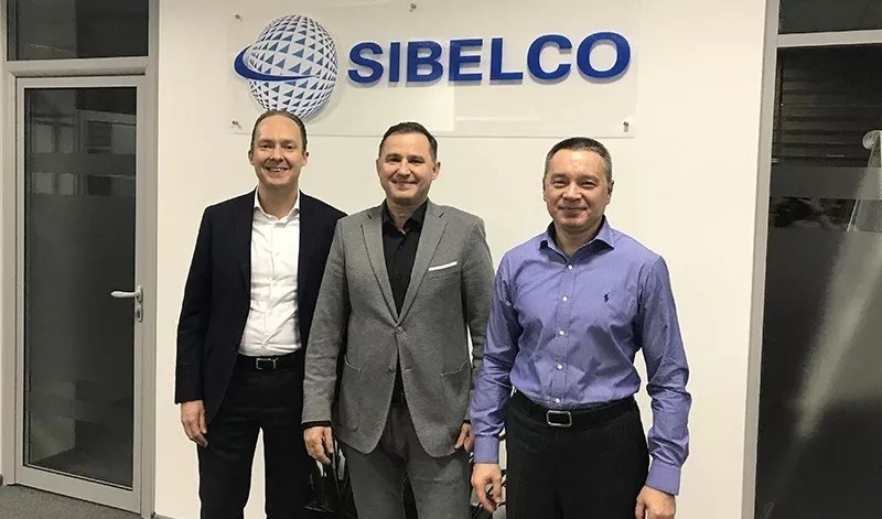 美国副总统|美国副总统跑到东南亚求救,竟然是因为缺芯?