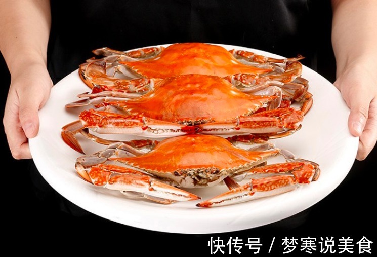 买梭子蟹，个头大未必好，老渔民教你4招，保准挑不到“空壳蟹”