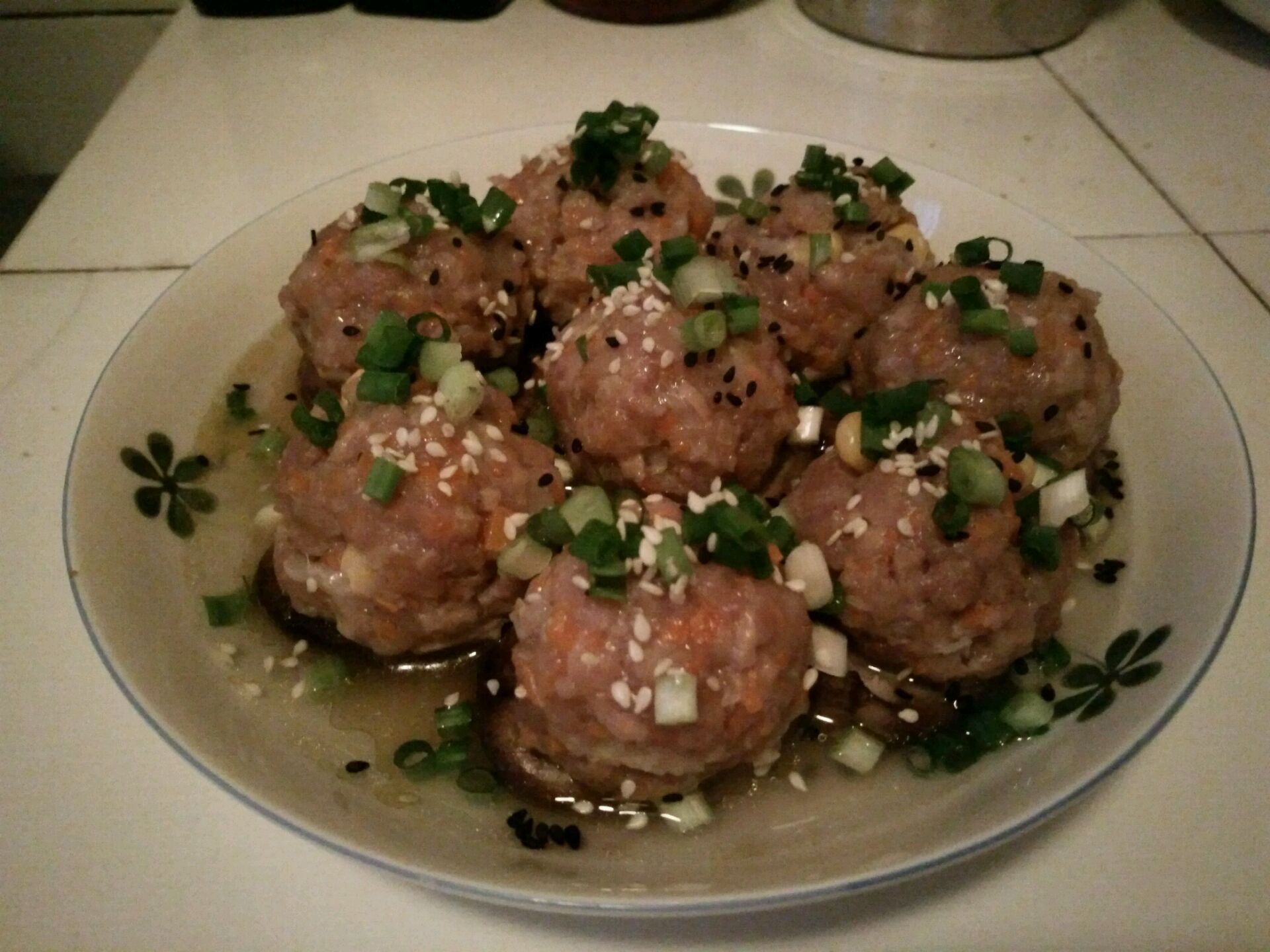 教你香菇鸡肉丸的家常做法,美味解馋有营养,吃一口就让你忘不掉