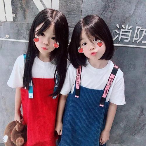 双胞胎女儿上学第一天,老师:这名字真洋气