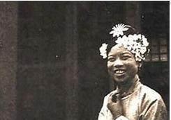 遭罪|看了清代的图片，你不敢想象嫔妃为何这样丑！皇帝也是遭罪啊！