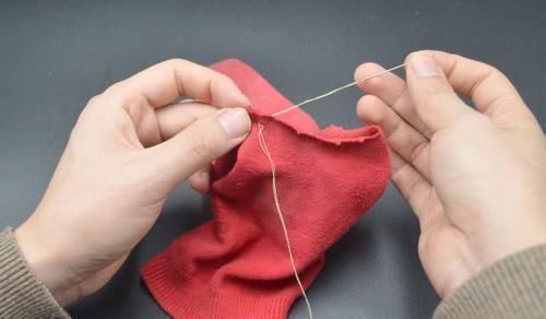 破洞|袜子上有破洞怎么办?教你一个诀窍,袜子变得完好如初,回家试试