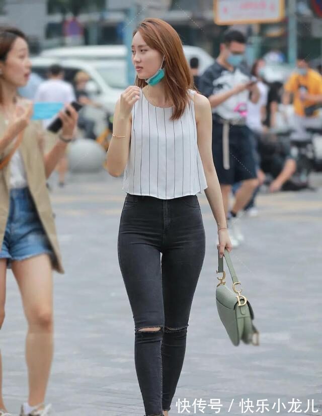 自信心 梨形身材这样穿美观大方,与破旧的牛仔裤搭配,让你苗条起来