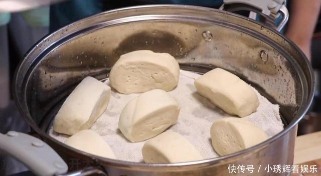 蒸馒头,只加酵母就大错特错了,教你蒸出又香又白蓬松柔软的馒头