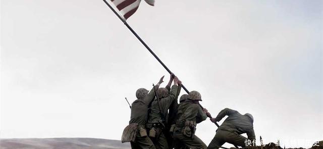 旗帜|《父辈的旗帜》真正插旗的那群美军士兵，全部都死在了硫磺岛